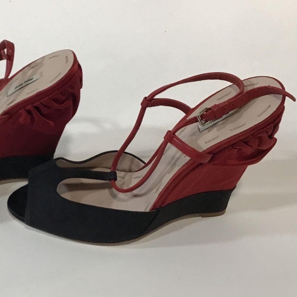 NEW!! Women’s Miu Miu Satin Wedge Sandal Black/Red Size 40
